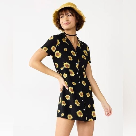 🌻SO Collared Button Front Sunflower Shirtdress🌻 Size M (Juniors) - Picture 1 of 2
